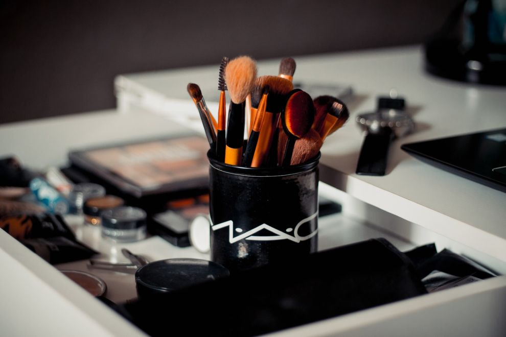how to start a makeup business